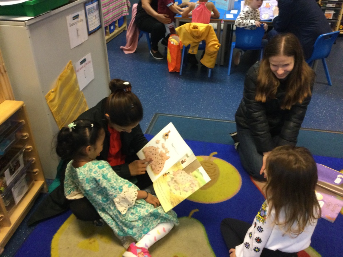 reading in eyfs 22 (10) – Keir Hardie Primary School